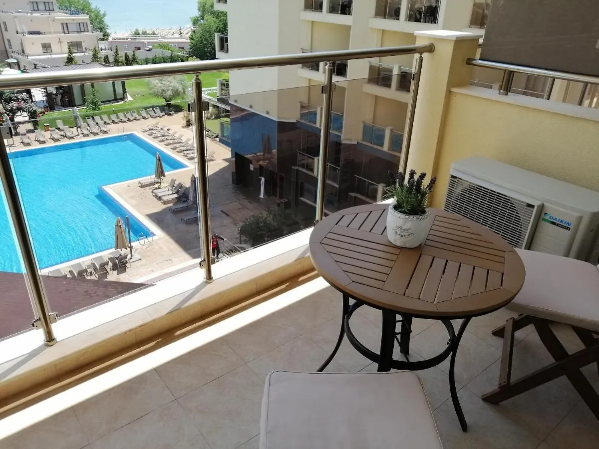 Golden Sands Luxury Two-Bedroom Apartment Golden Sands